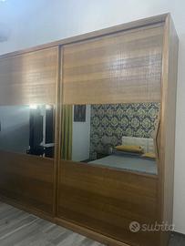 Armadio in legno moderno e di super effetto