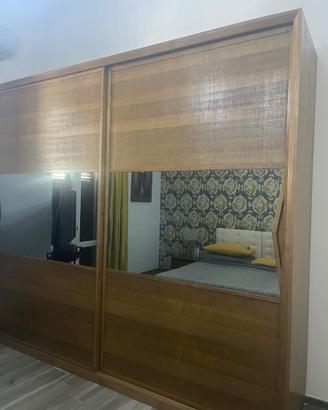 Armadio in legno moderno e di super effetto