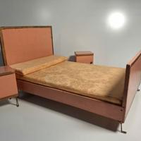 Letto con comodini per bambole, anni 50