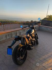 Ducati Scrambler Sixty2 400