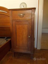 Comodino d'antiquariato