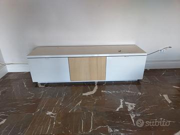 Mobile Ikea besta tv