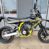 Smw 125 R motard