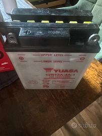 Yuasa batteria moto