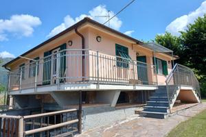 CASA SEMINDIPENDENTE A NE