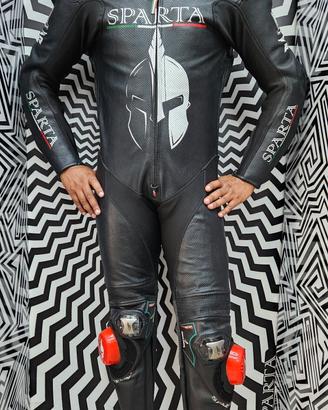 Noleggio TUTA pista SPARTA BLACK ADAM IN PELLE DA 