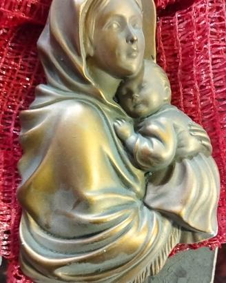 Due statuette della madonna e degli angeli gesso