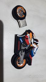 Pennetta usb da 16 gb a forma di moto nuova