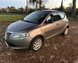 LANCIA Ypsilon 1.2 69 CV 5 porte Silver