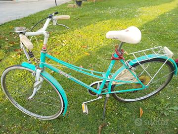 bicicletta verde acqua