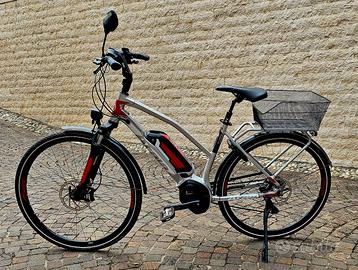 BICI URBAN TREKKING CON PEDALATA ASSISITITA