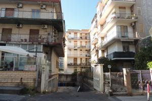 Locale Commerciale 340 mq + Cortile. Categoria C3