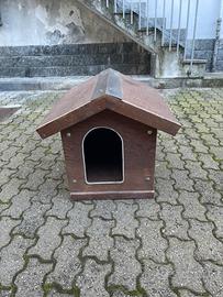 Cuccia in legno per cani