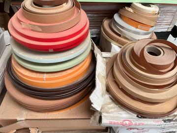 Profili per mobili o pannelli in legno in stock