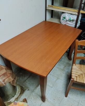 Tavolo rettangolare allungabile colore noce chiaro