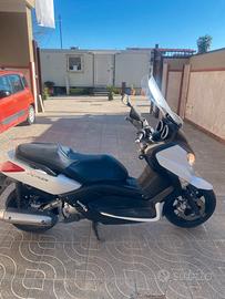 Yamaha X-max 250