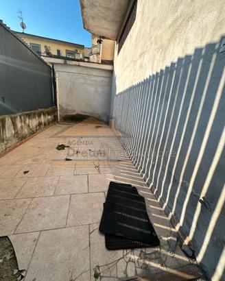 Locale uso deposito Via Aldo Moro