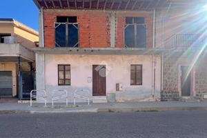 CASA SEMINDIPENDENTE A SANTA GIUSTA