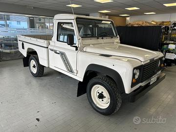 DEFENDER 110 PICKUP 
