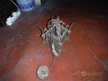Lampadario in ferro battuto