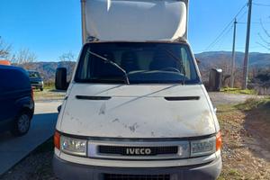 Iveco con sponda