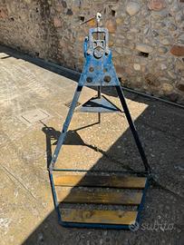 BANCO PORTATILE CON MORSA PER TUBII