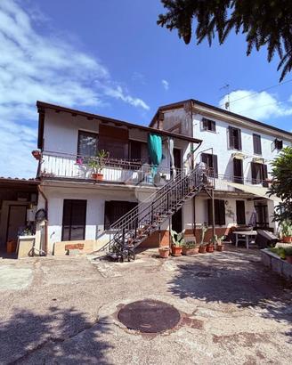 CASA SEMINDIPENDENTE A CIGOGNOLA