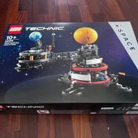 LEGO Technic Pianeta Terra e Luna in Orbita, Gioch