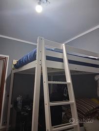 letto a soppalco ikea e divanetto 