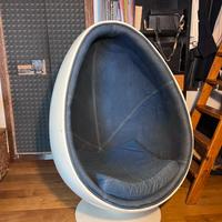 Poltrona Uovo