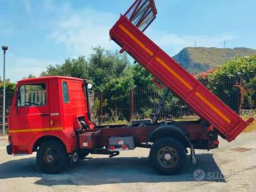 Camion Fiat Iveco OM 65 RIBALTABILE TRILATERALE