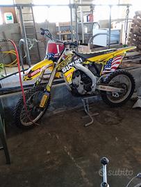 Moto da cross Suzuki Valenti 250cc 4t