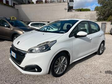 Peugeot 208 PureTech 82 5 porte Allure