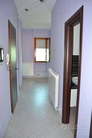 Appartamento di 85 m² con 4 locali e posto auto a - Vista 5