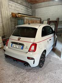 595 competizione