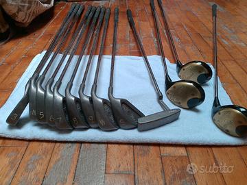 Set golf vintage Ping con 13 mazze