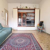 Trilocale con due camere e garage
