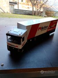 Camion Marlboro 1:43