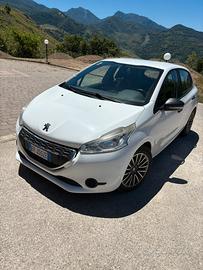 Peugeot 208 autocarro