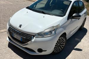 Peugeot 208 autocarro