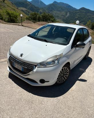 Peugeot 208 autocarro