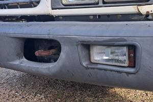 Paraurti anteriore isuzu npr 3.35 quintali