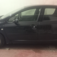Auto con gancio traino