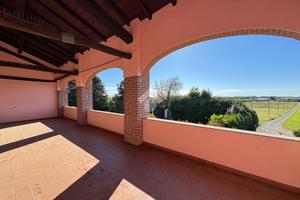 VILLA A SCHIERA A MARANO TICINO