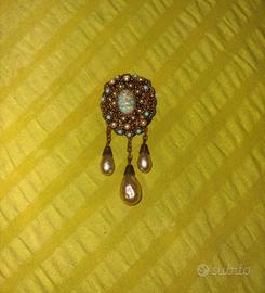 Spilla vintage in stile vittoriano