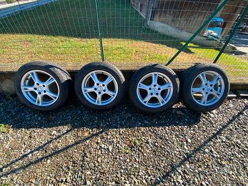 Cerchi in lega con gomme invernali