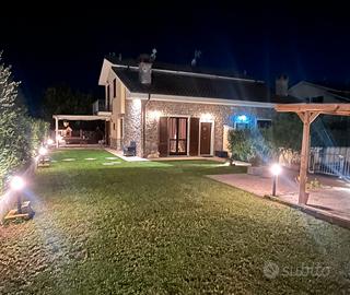 VALTRIANO Villetta d'angolo libera su tre lati