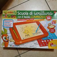 gioco: scuola di scrittura con tavolo luminoso 