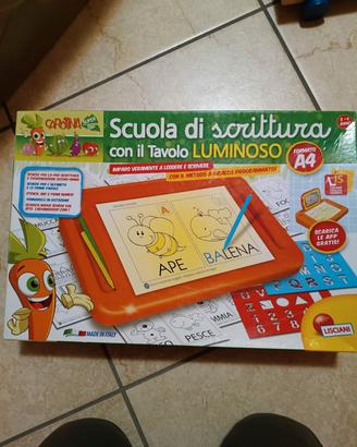 gioco: scuola di scrittura con tavolo luminoso 