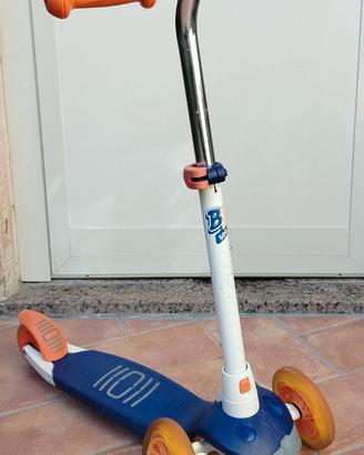 Monopattino con luci a led